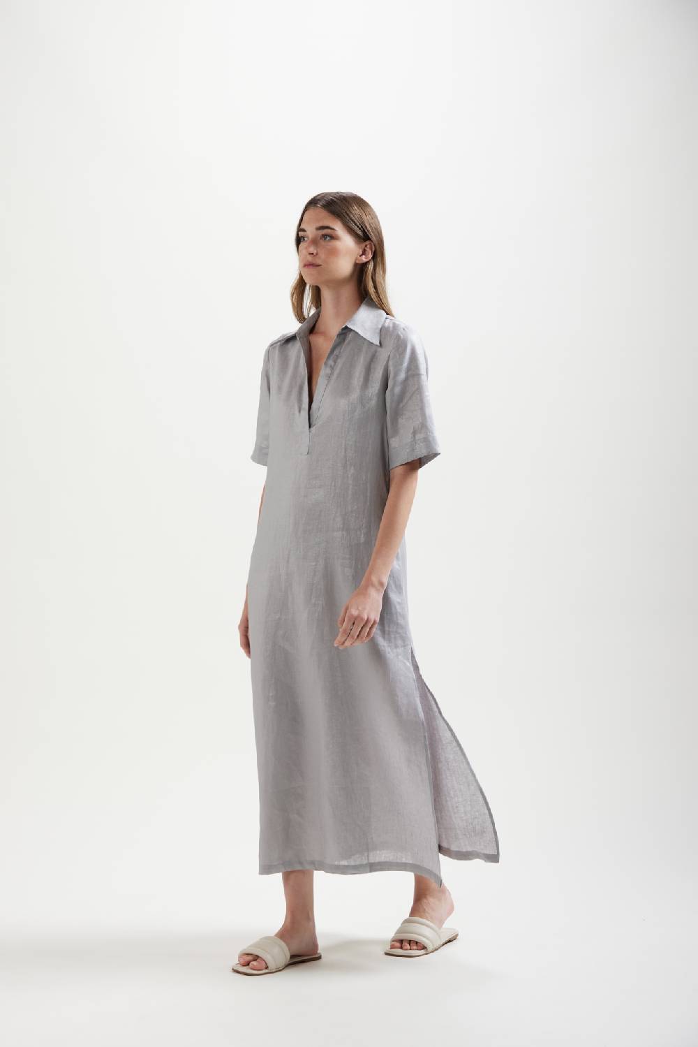 Kangra Cashmere Abito Lungo In Tela Di Lino Con Spacchi In Vendita