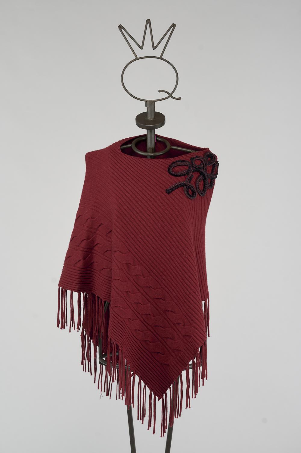 Save The Queen Poncho Acquista Ora